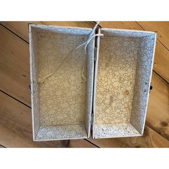 Vintage Jem & The Rockers Wood Doll Storage Case Holder Pink White W/ Handle - Picture 6 of 9